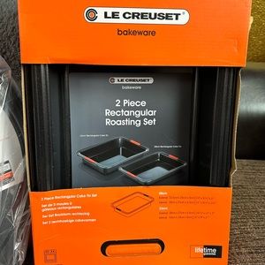 NIB Le Creuset baking/roasting pan set